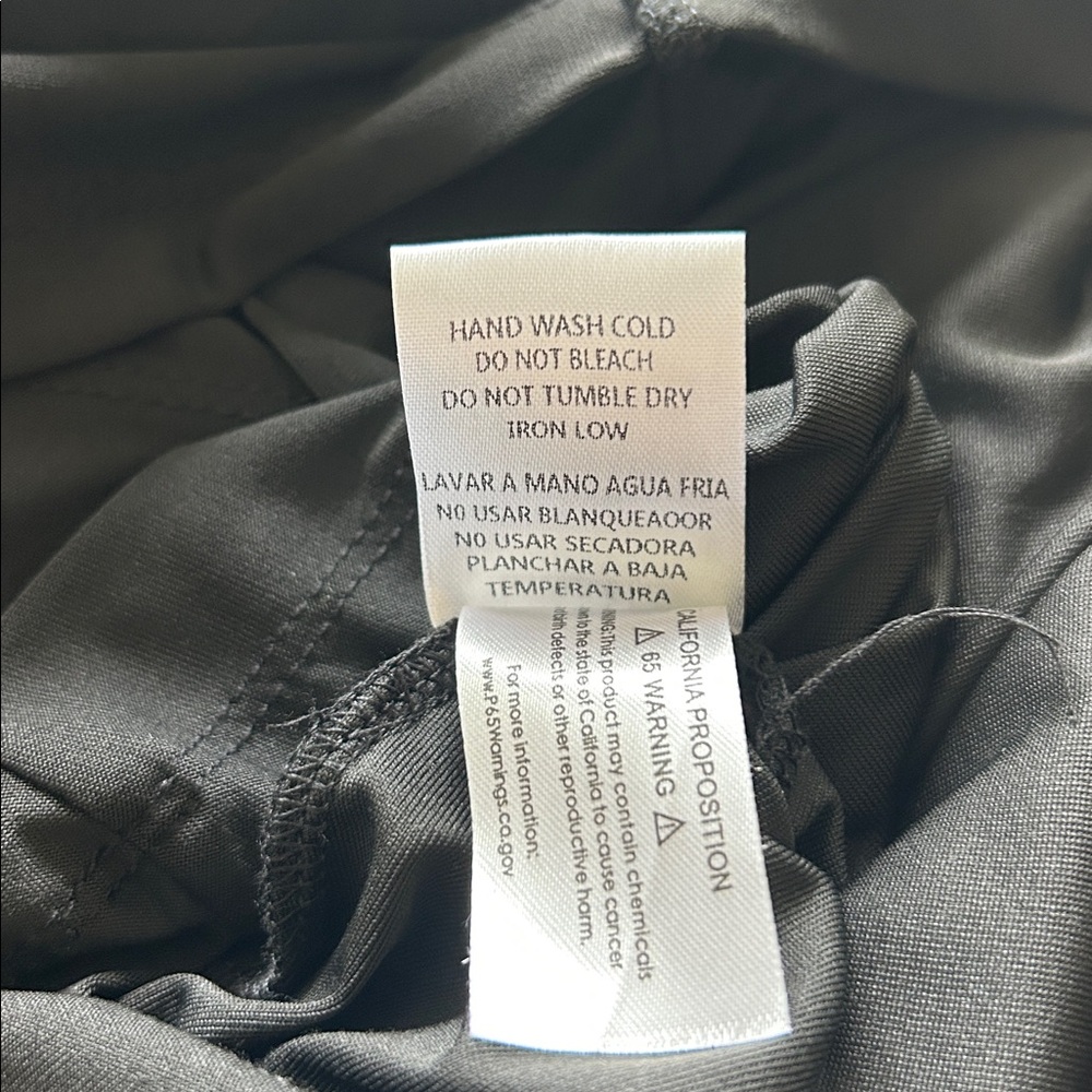 Tuckernuck- Hyacinth House black Juliet maxi dress with gathered green sleeves - Picture 11 of 11